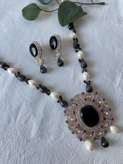 Vianna Necklace set